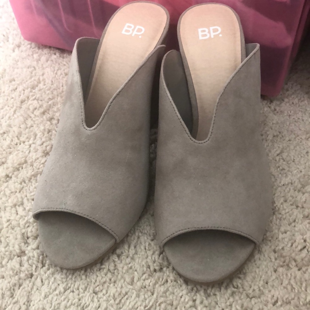 BP Gray Heels- NEVER WORN